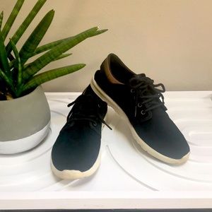 Men’s black Etnies size 10 suede leather tennis shoes